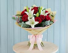Букет Элегантная гармония в Бакалы Башкортостан Букет цветов из:  Лилии и Розы в Бакалы Башкортостан