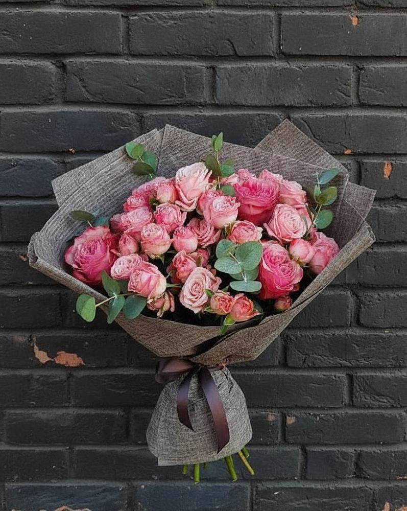 Букет розы в пальмах в Бакалы Башкортостан Букет цветов из: Розы в Бакалы Башкортостан