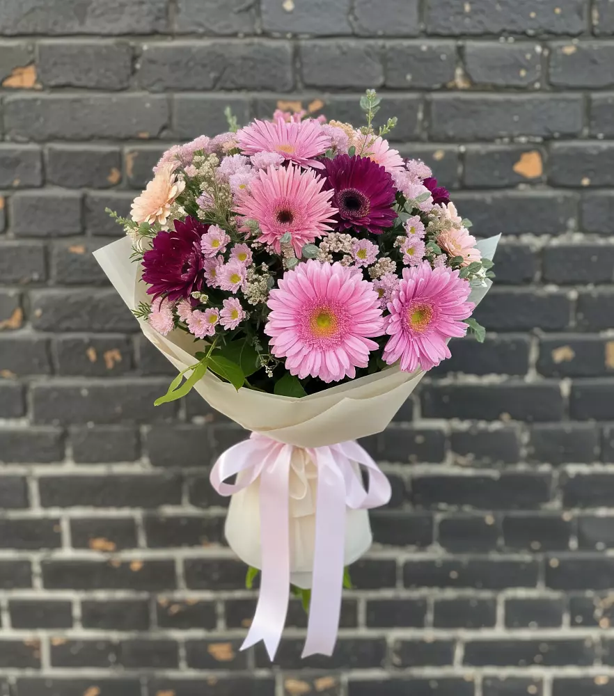 Букет яркие краски в Бакалы Башкортостан Букет цветов из: Герберы и Хризантемы в Бакалы Башкортостан