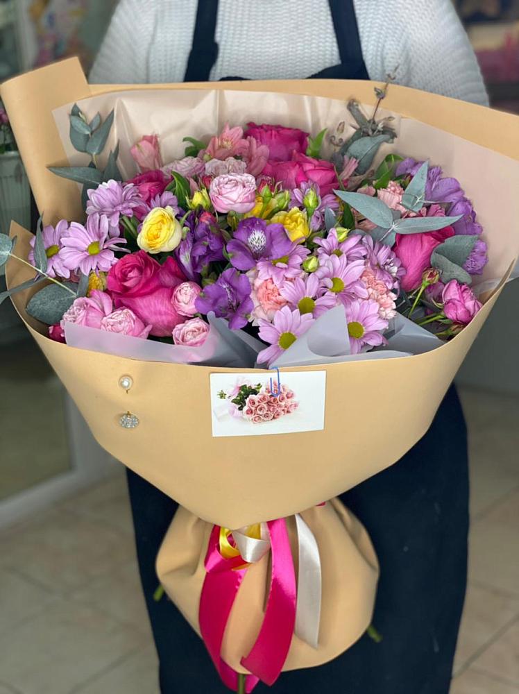 Букет вдохновленный любовью в Бакалы Башкортостан Букет цветов из: Хризантемы, Гвоздики и Альстромерии в Бакалы Башкортостан