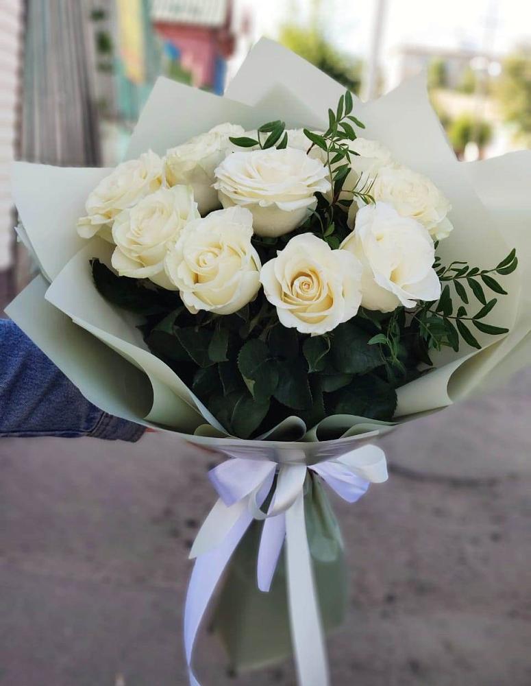 Белые розы Проуд в Бакалы Башкортостан Букет Белые розы Проуд в Бакалы Башкортостан