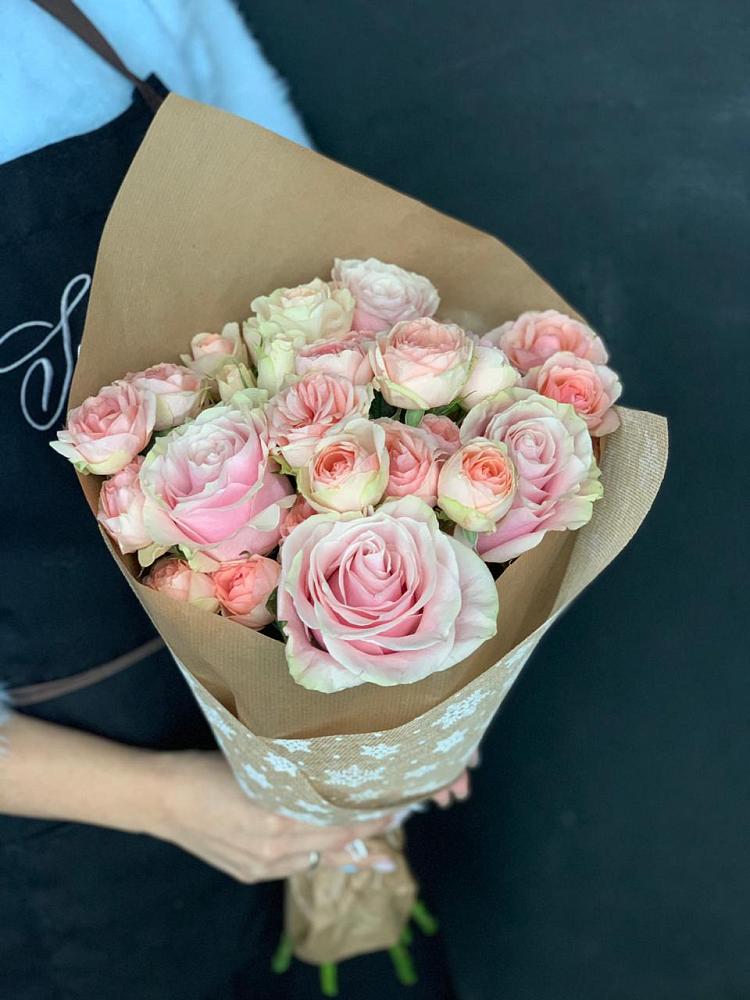 Букет ванильный зефир в Бакалы Башкортостан Букет цветов из: Хризантемы и Розы в Бакалы Башкортостан