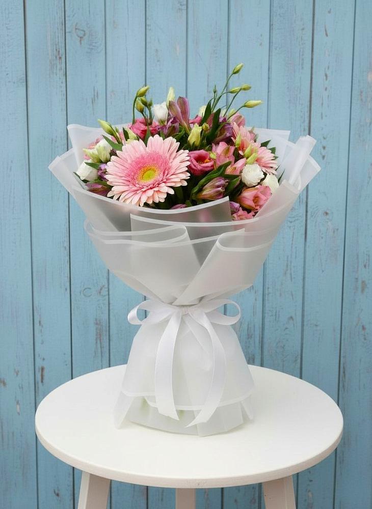 Букет цветов из: Герберы, Альстромерии и Лизиантусы в Бакалы Башкортостан