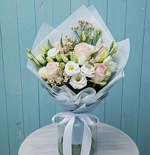 Букет очаровательный аромат в Бакалы Башкортостан Букет цветов из:  Розы и Лизиантусы в Бакалы Башкортостан