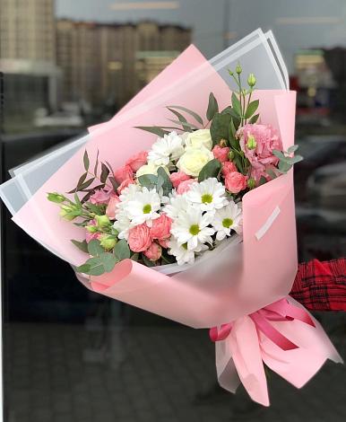 Букет цветов из: Розы, Лизиантусы и Хризантемы в Бакалы Башкортостан