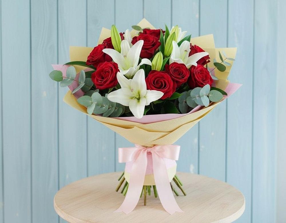 Букет Элегантная гармония в Бакалы Башкортостан Букет цветов из: Лилии и Розы в Бакалы Башкортостан